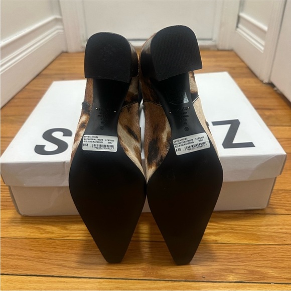 SCHUTZ
BRAND NEW Schutz Raffaela Chelsea
MultiBrown Bootie - Picture 6 of 8